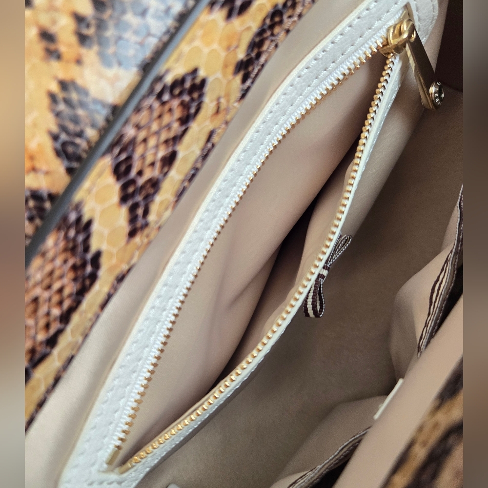EUC Henri Bendel Embossed Top Handle Bag With The Strap - Picture 10 of 12